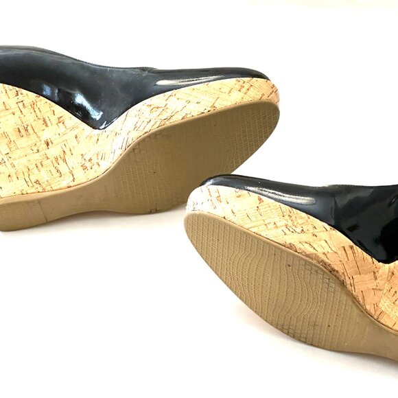 Stuart Weitzman Women's Corkswoon Wedge Pump, Black Patent, Size 8.5 M - Picture 5 of 6